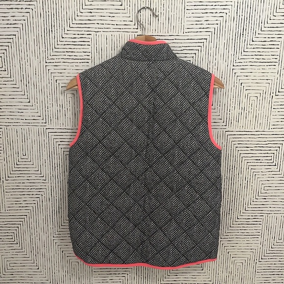 Herringbone puffer with neon trim - Picture 2 of 5